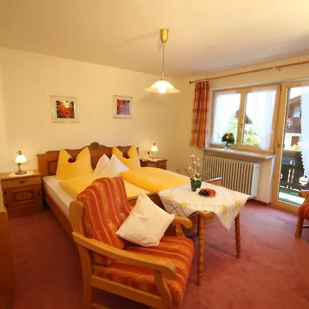 בית הארחה Gaestehaus Schmid אוברמייזלשטיין