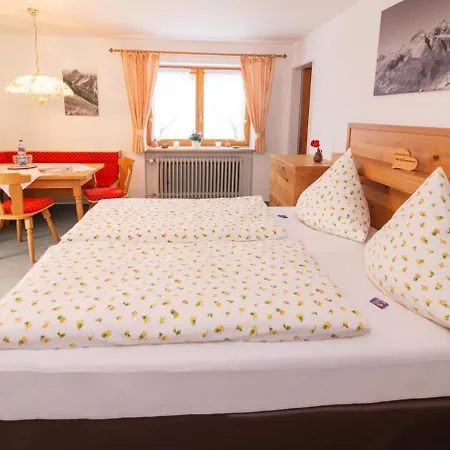 Gaestehaus Schmid בית הארחה