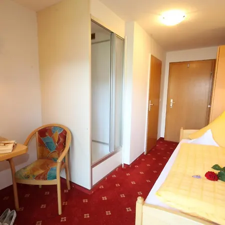 בית הארחה Gaestehaus Schmid אוברמייזלשטיין